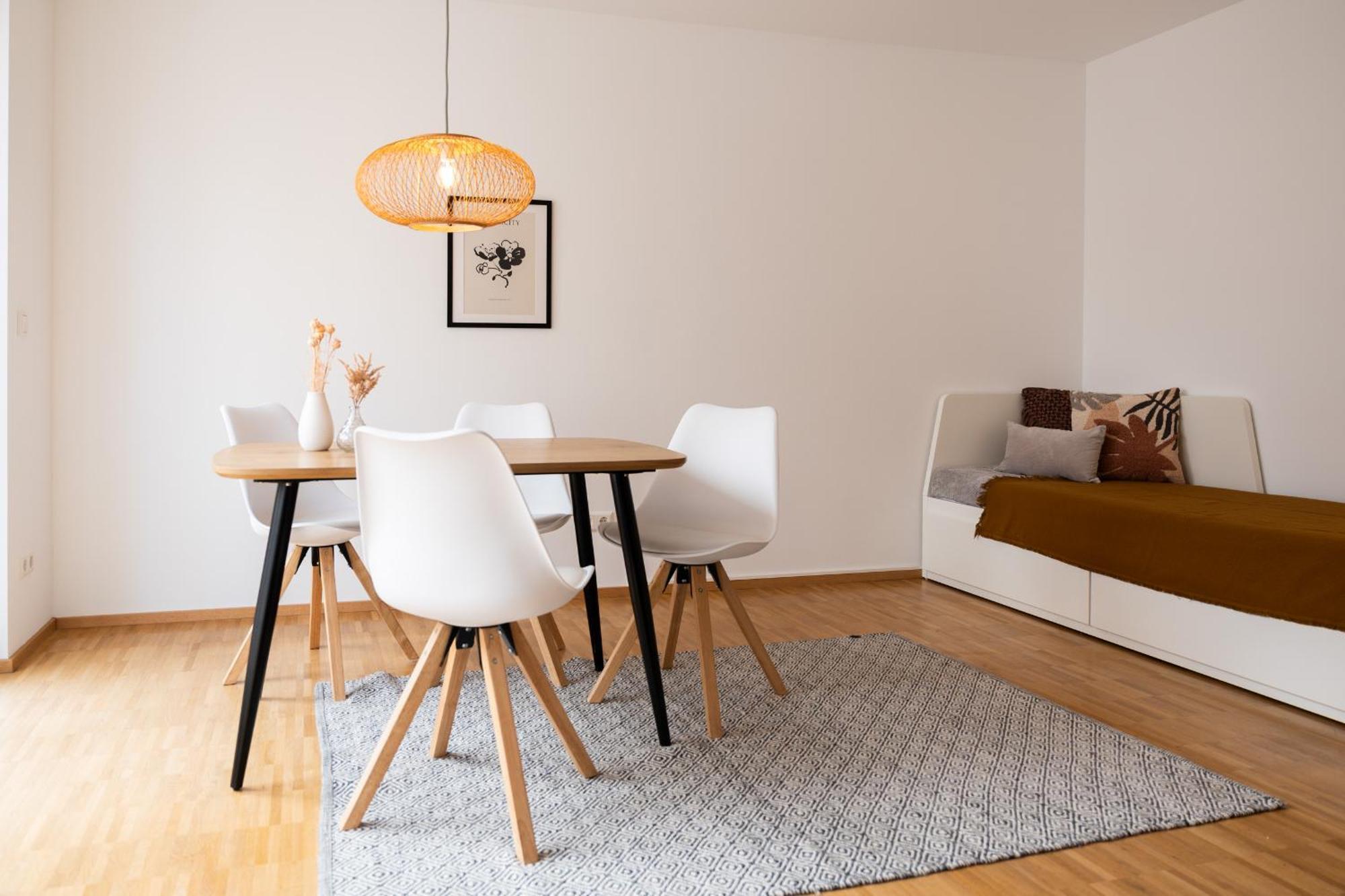 Altstadt Apartment 2 Zimmer Am Weibermarkt Ройтлинген Экстерьер фото