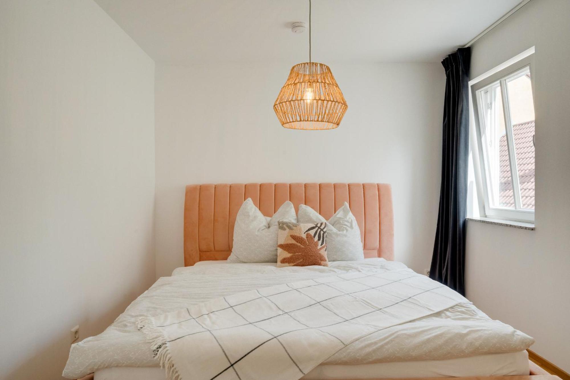 Altstadt Apartment 2 Zimmer Am Weibermarkt Ройтлинген Экстерьер фото